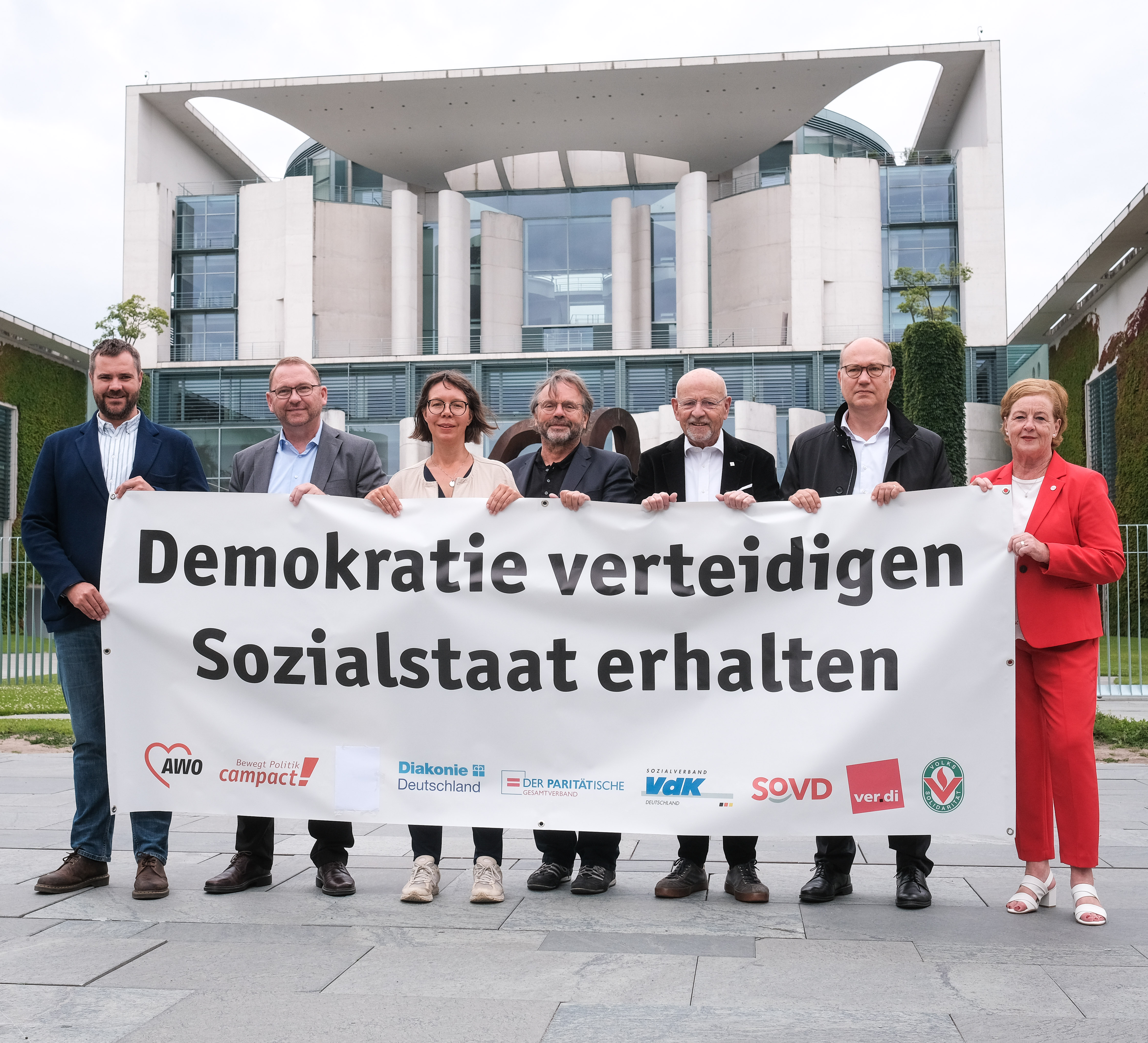 Aktion Verdi und weitere Verbände Demokratie Verteidigen Sozialstaat erhalten