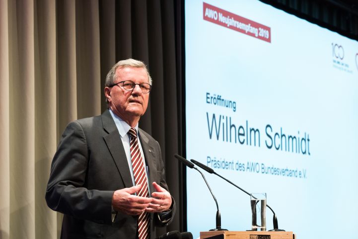 Wilhelm Schmidt spricht beim AWO Neujahrsempfang